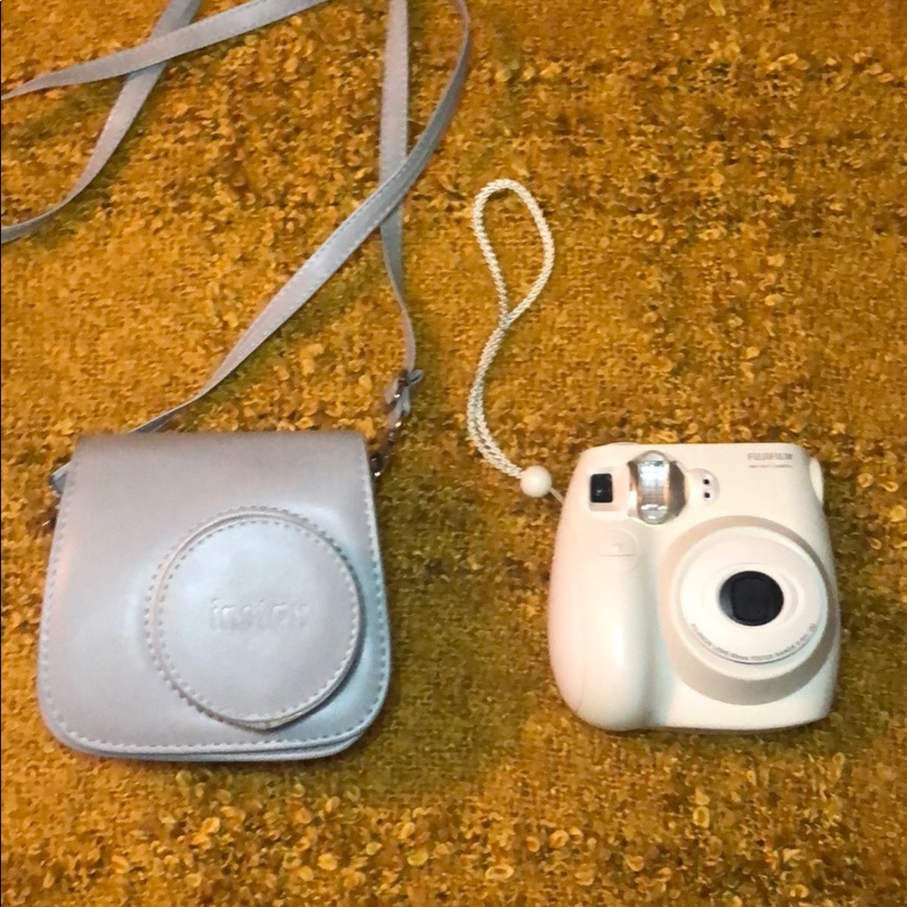 Fujifilm instant camera with case